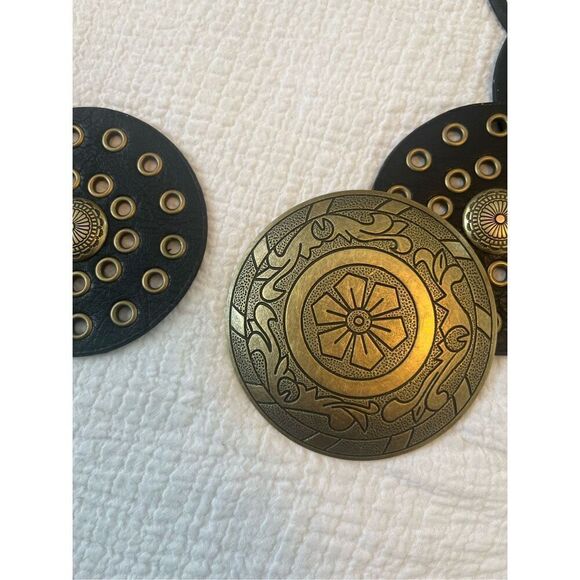 Round Disc Adjustable Black and Gold Belt New - Picture 4 of 5